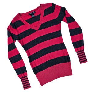 Body Central Gray and Pink V-neck Sweater size Small